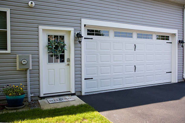 24/7 Emergency Garage Door Panel Replacement experts in Long Grove, IA